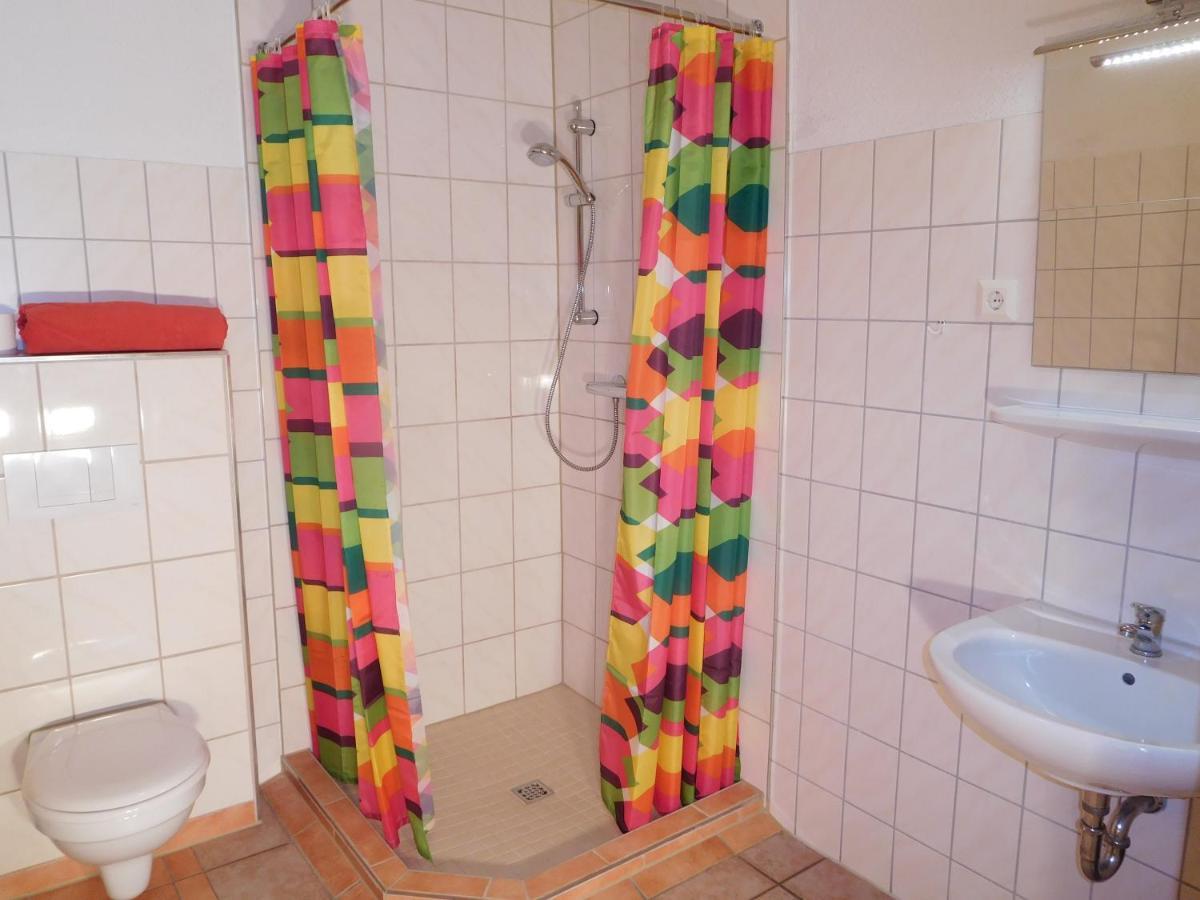 Hostel Waldhaus Am Ferienpark Mirow -Zimmer Du Wc Exterior foto